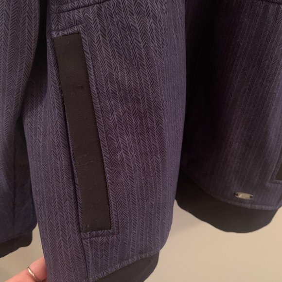 MEC mens size size xl, purple black design, like new, wind/rain resistant. soft - Picture 4 of 6